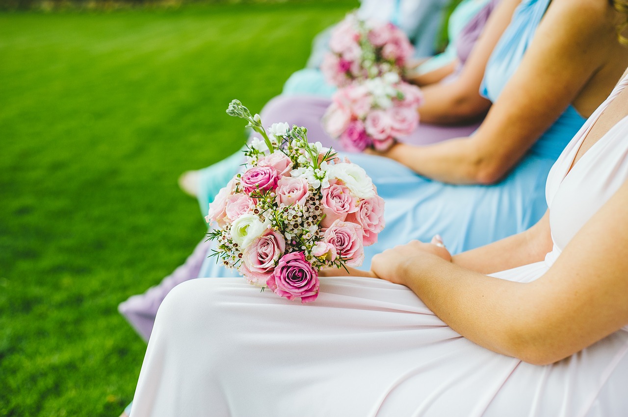 Différence entre témoin de mariage et demoiselle d'honneur