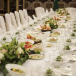 Repas de mariage : buffet dînatoire ou dîner servi à table ?